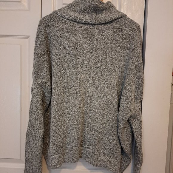 Kensie Sweater Size Medium - Picture 2 of 5